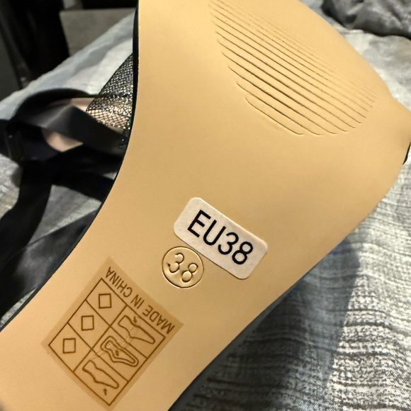 🔥 Black Satin Bow 4” Heels 🔥 EU 38/US 7.5 - Picture 7 of 10